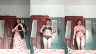 Bangladeshi cute girl nude and fingering in her pussy